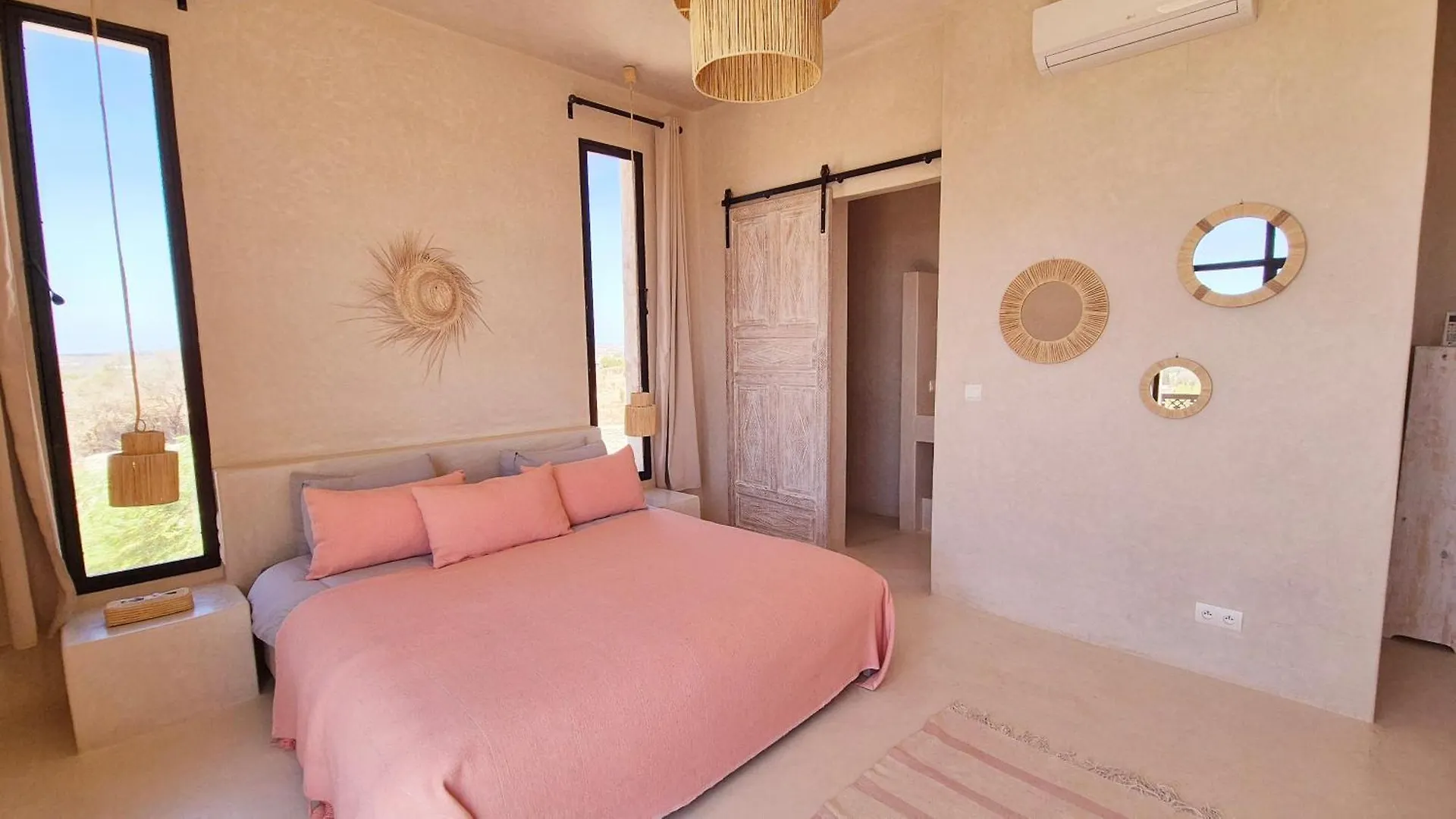 Lalla Essaouira, Villa Najma Avec Piscine Pour 15 Personnes